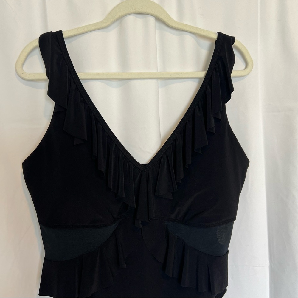 Beyond Control Women's Ruffled One-Piece Swim Black Size 14 - Picture 9 of 10